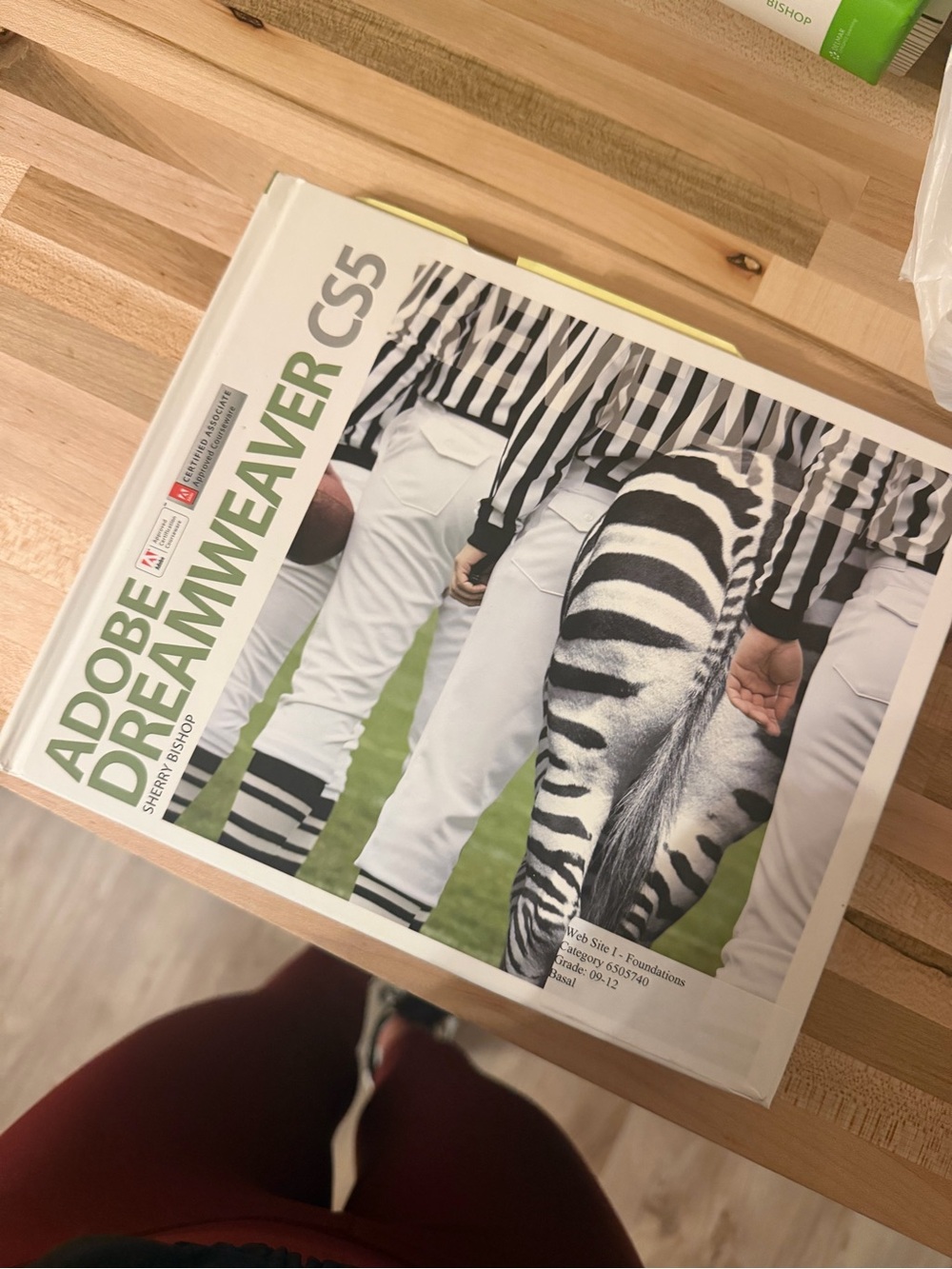 Adobe Dreamweaver CS5 Book with Zebra Cover - White & Black